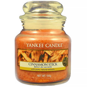 YANKEE CANDLE Cinnamon Stick Classic malý 104 g