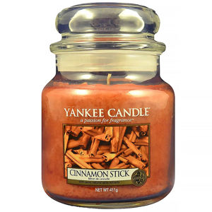 YANKEE CANDLE Classic Vonná svíčka střední Cinnamon Stick 411 g
