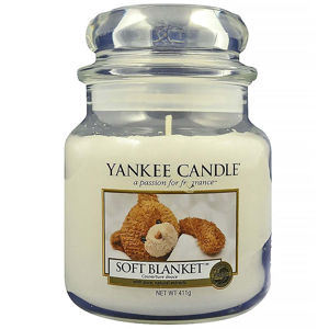 YANKEE CANDLE Classic Vonná svíčka střední Soft Blanket 411 g
