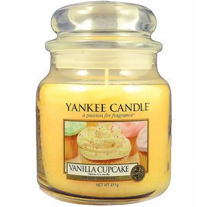 YANKEE CANDLE Classic Vonná svíčka střední Vanilla Cupcake 411 g